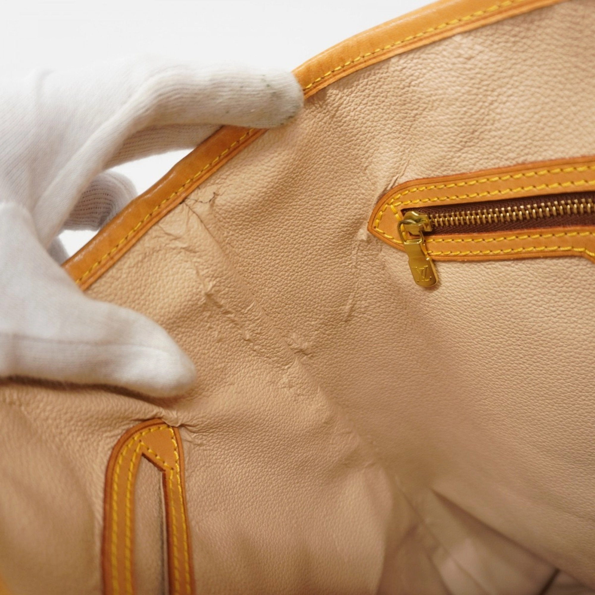 Louis Vuitton Tote Bag (Pre-Owned)