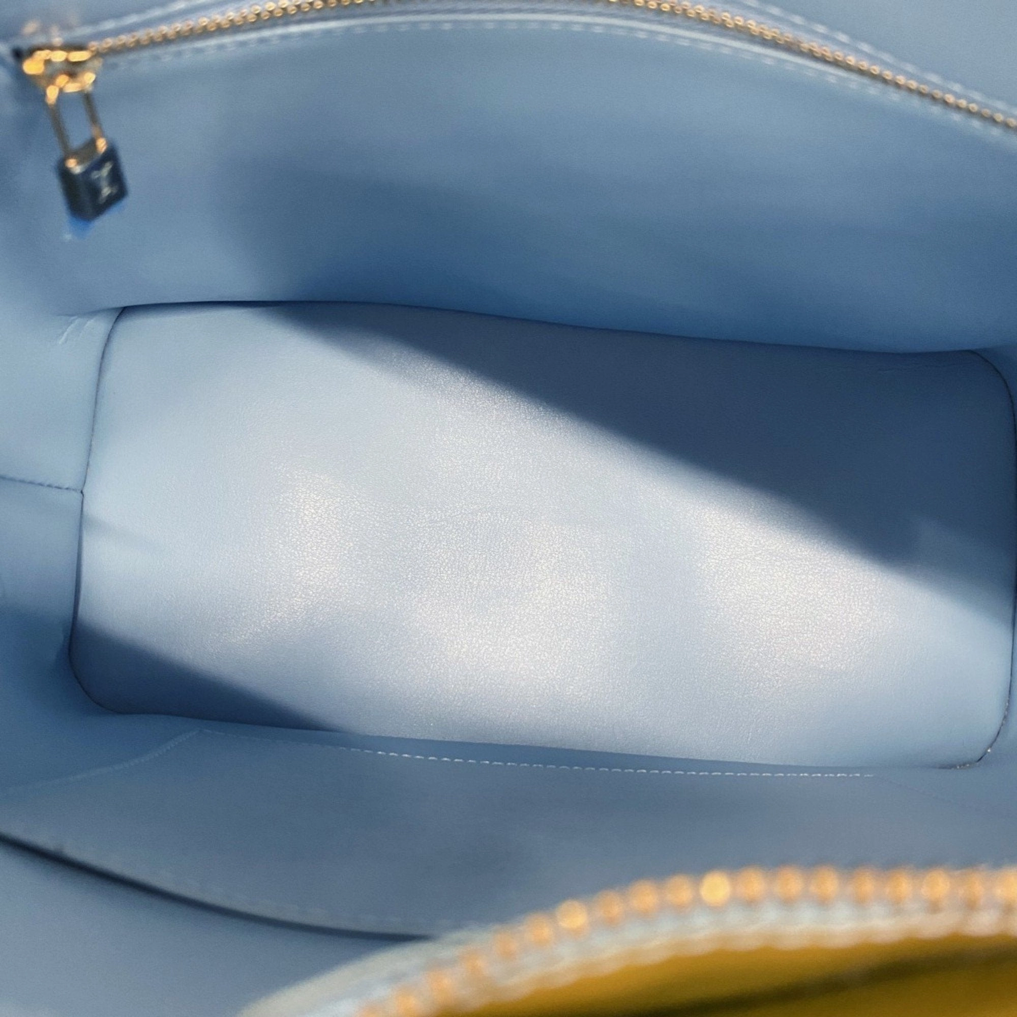 Louis Vuitton Tote Bag (Pre-Owned)
