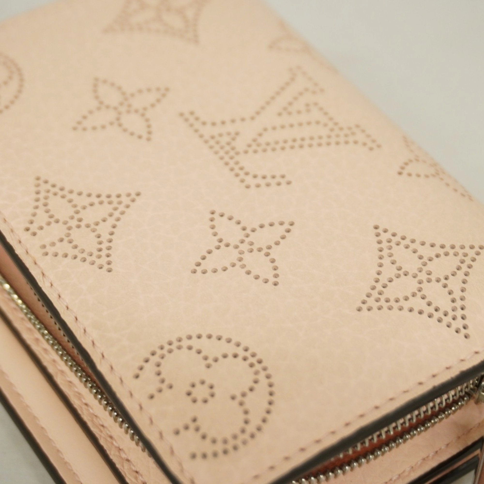 Louis Vuitton Wallet (Bi-Fold) (Pre-Owned)