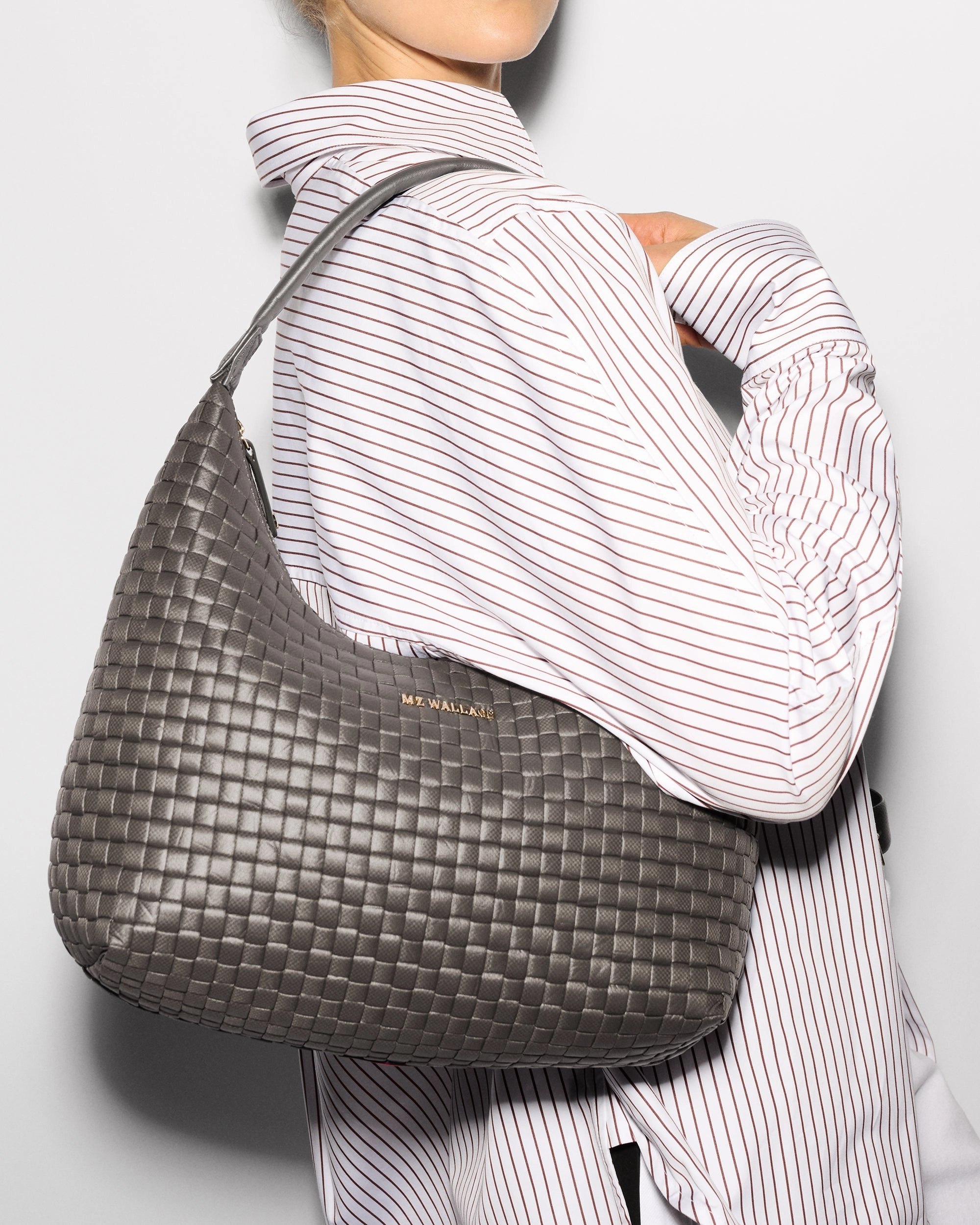 Magnet Medium Woven Shoulder