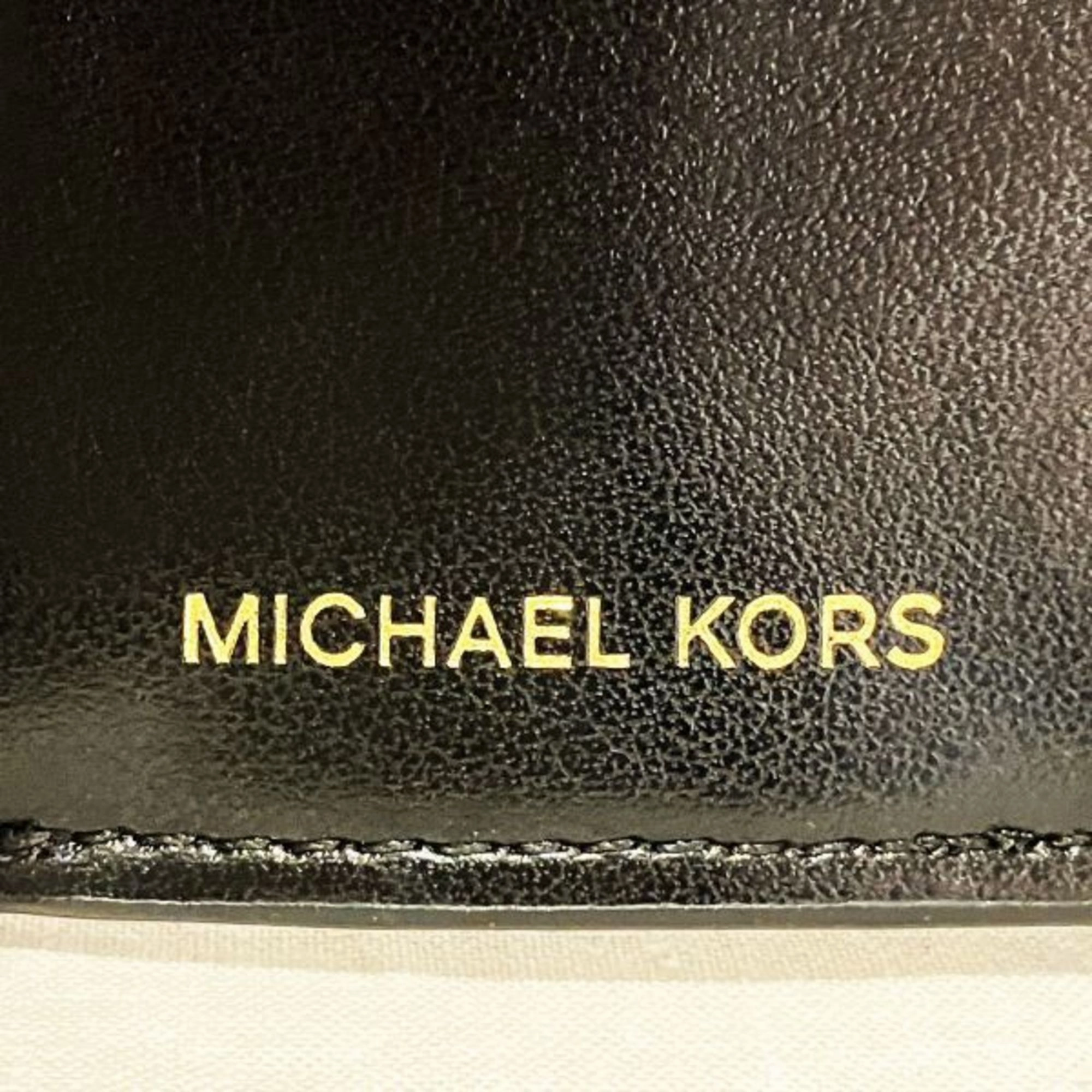Michael Kors Leather Wallet (Tri-Fold) (Pre-Owned)
