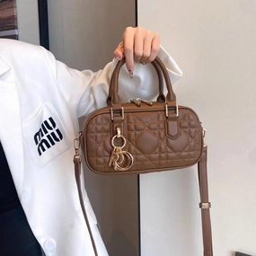MIU MIU Trendy Leather Crossbody Bag 1037