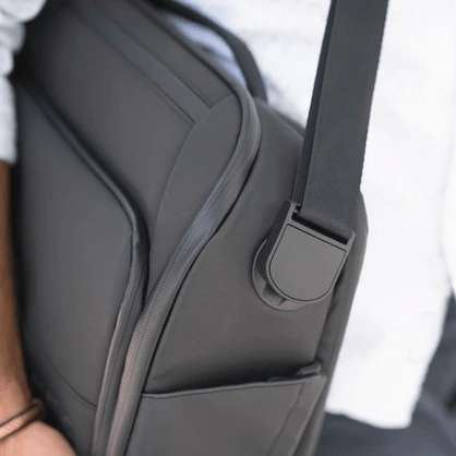 Nomatic Messenger Bag