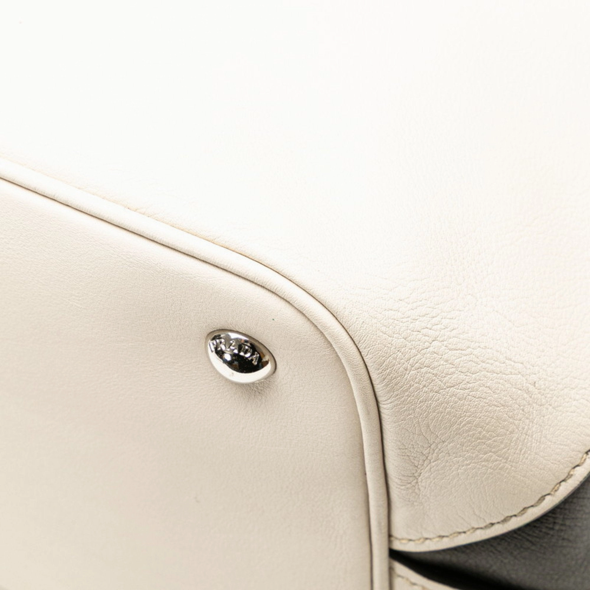 Prada  Leather Tote Bag (Pre-Owned)