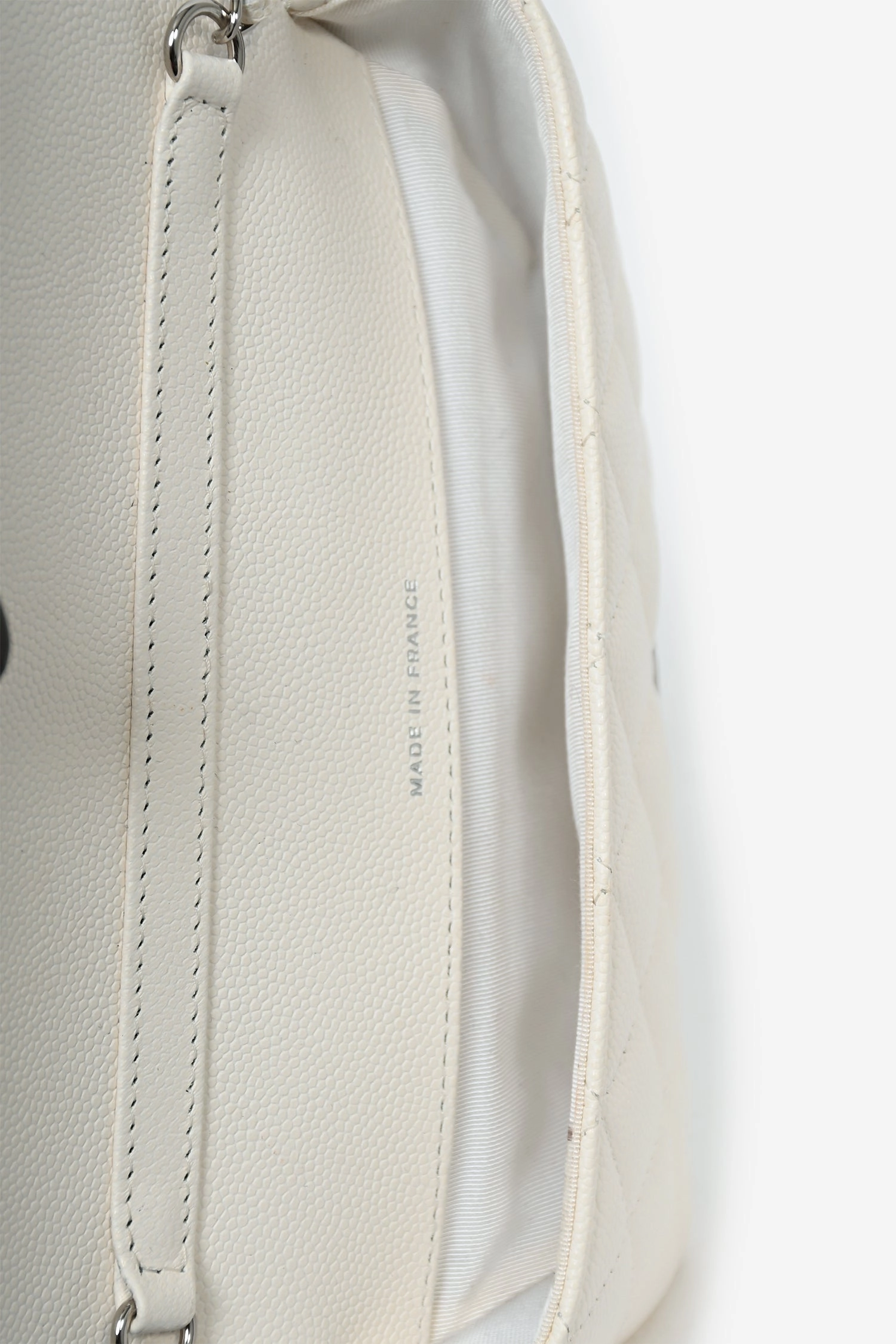 Pre-Loved Chanel 2021 White Caviar Leather Sunglass Case with Chain SHW