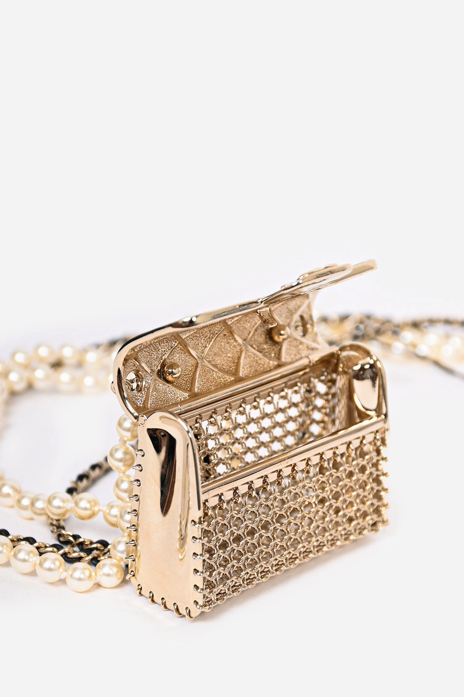 Pre-Loved Chanel Gold Tone Pearl/Chain 'CC' Flap Bag Necklace
