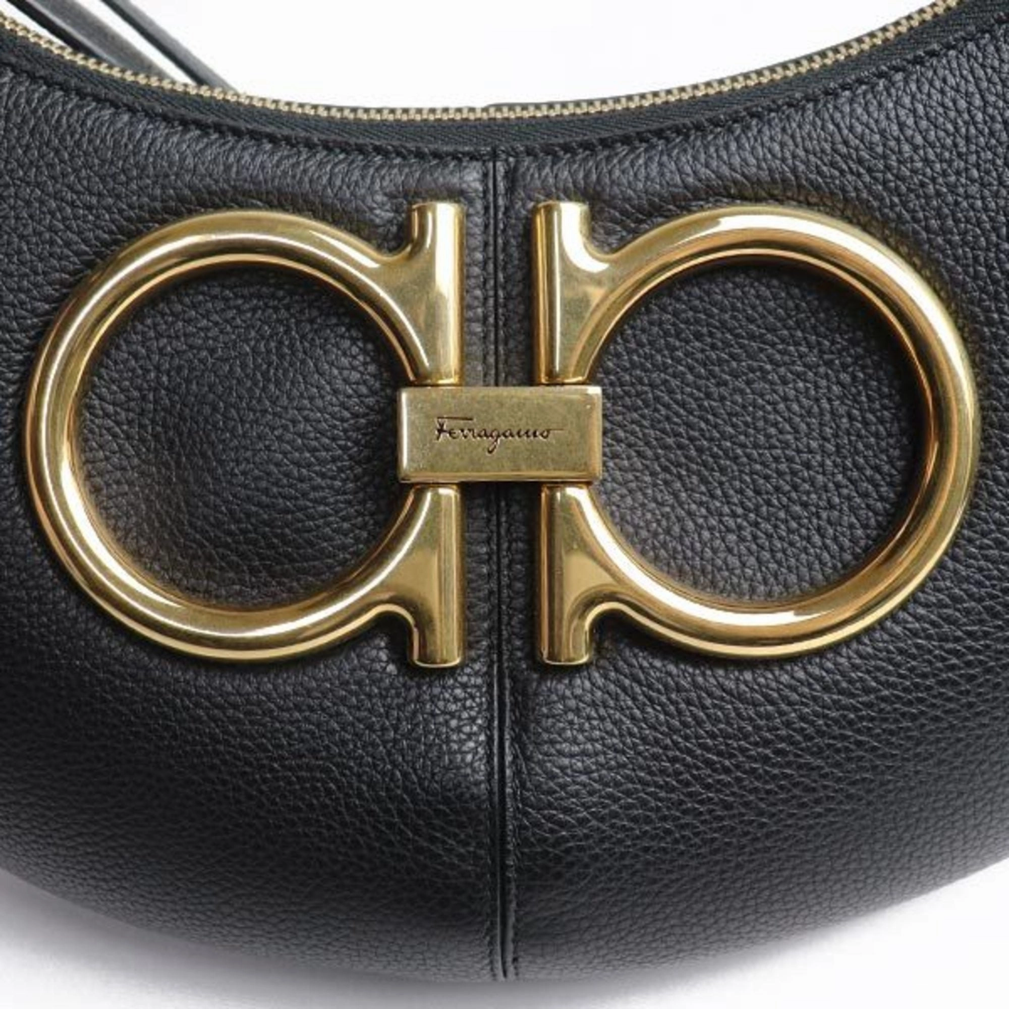 Salvatore Ferragamo Gancini  Shoulder Bag (Pre-Owned)