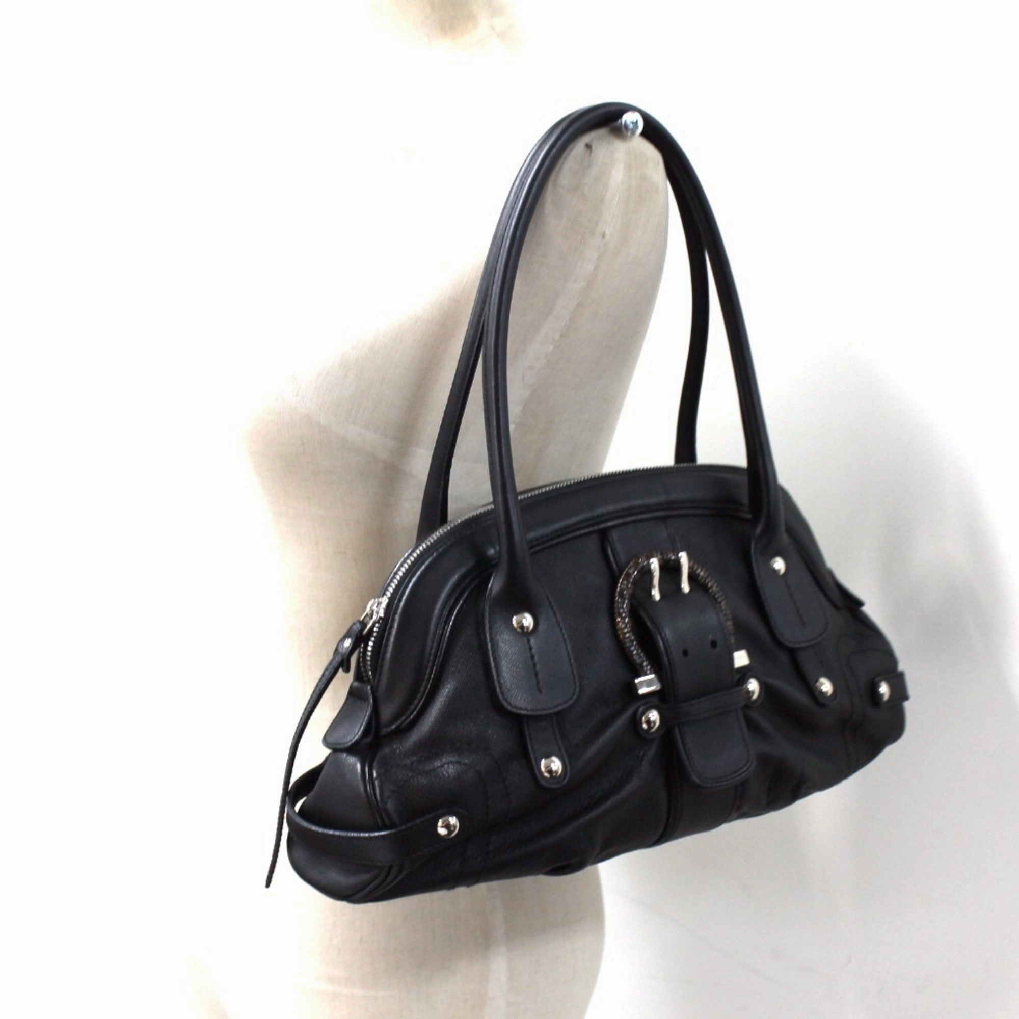 Salvatore Ferragamo  Leather Shoulder Bag (Pre-Owned)
