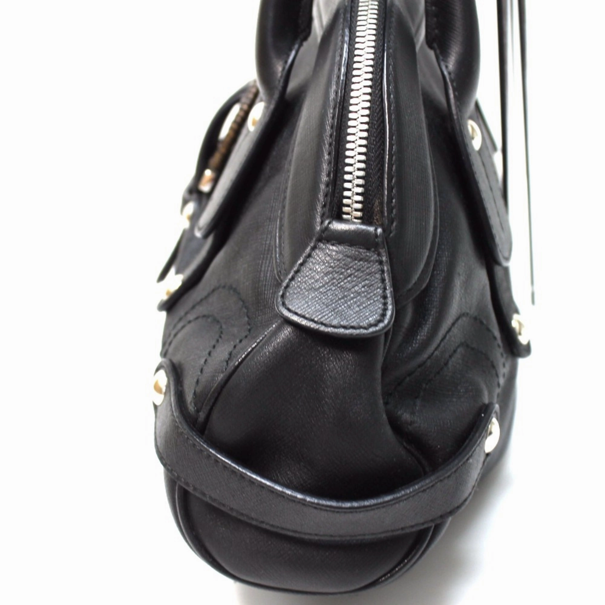 Salvatore Ferragamo  Leather Shoulder Bag (Pre-Owned)