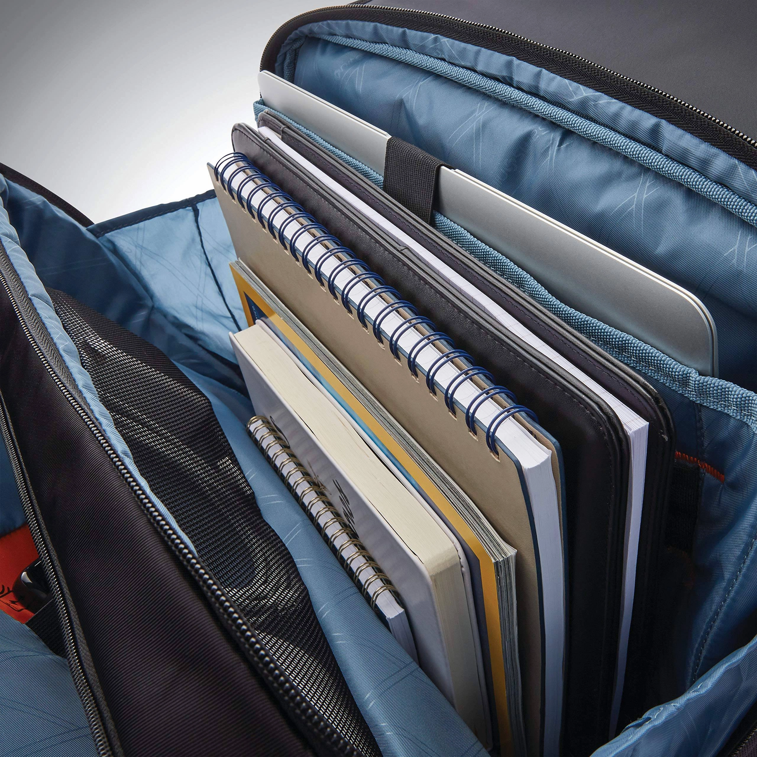 Samsonite PRO 15.6" Slim Messenger