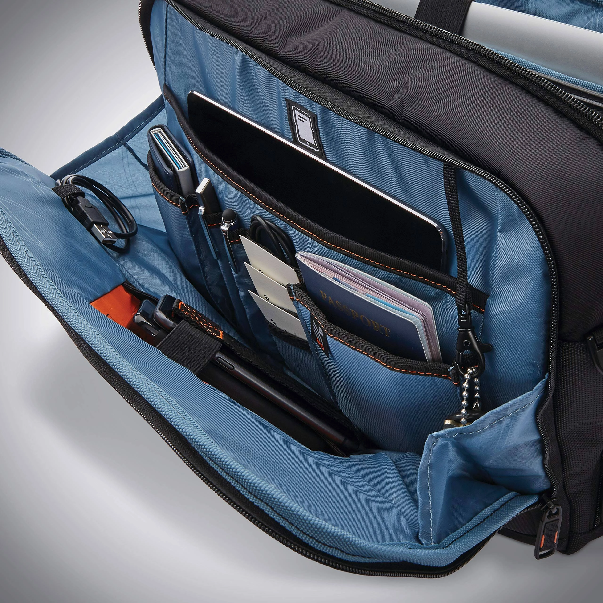 Samsonite PRO 15.6" Slim Messenger