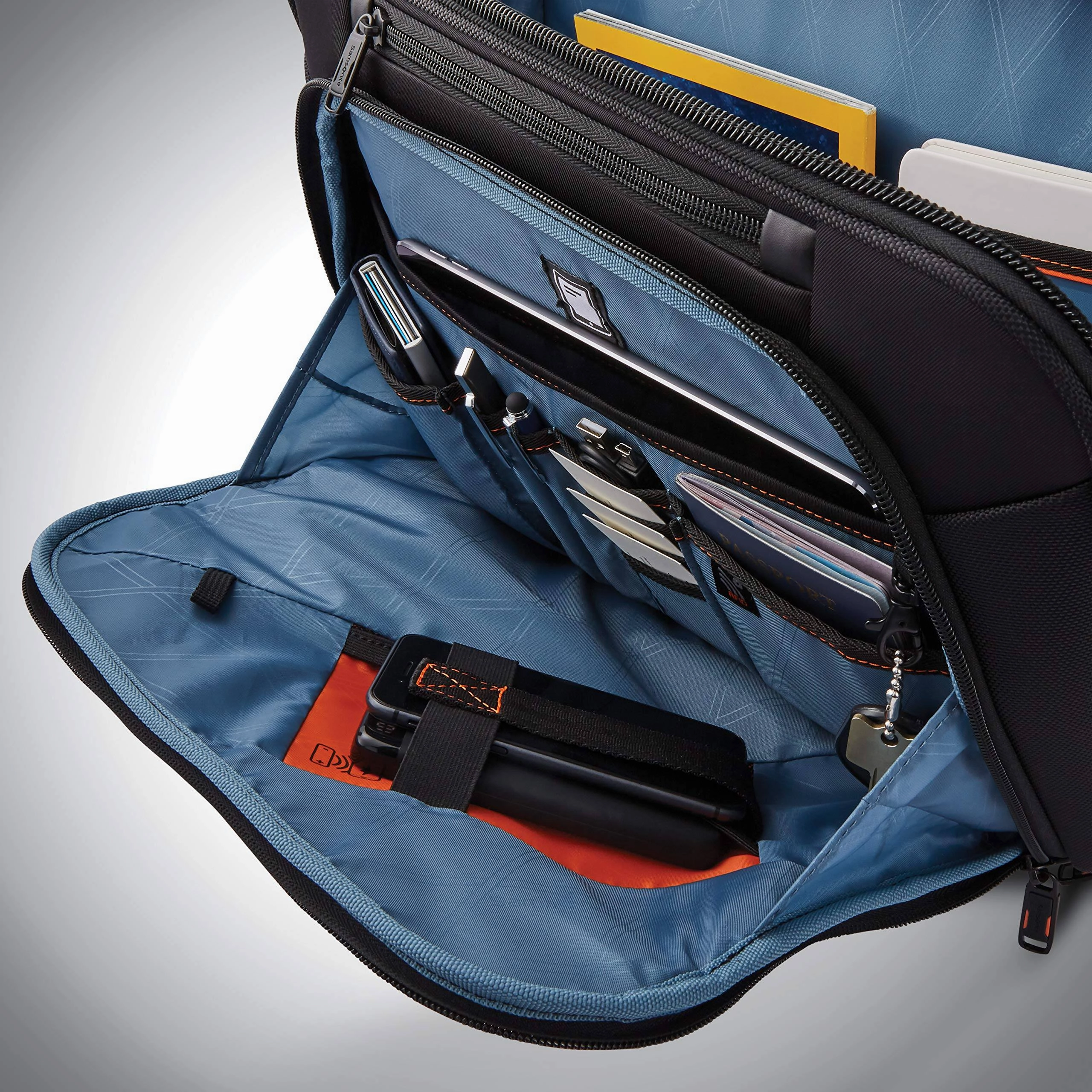 Samsonite PRO Upright Mobile Office