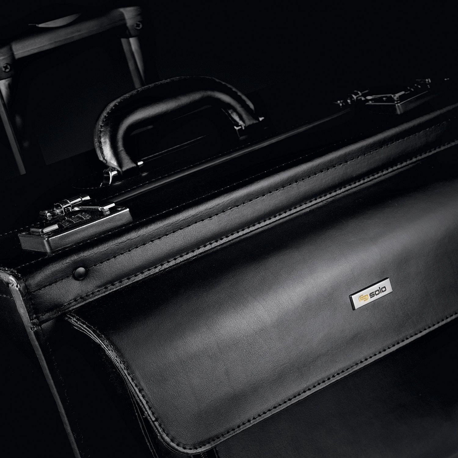 Solo Classic Collection Leather Rolling Laptop Catalog Case