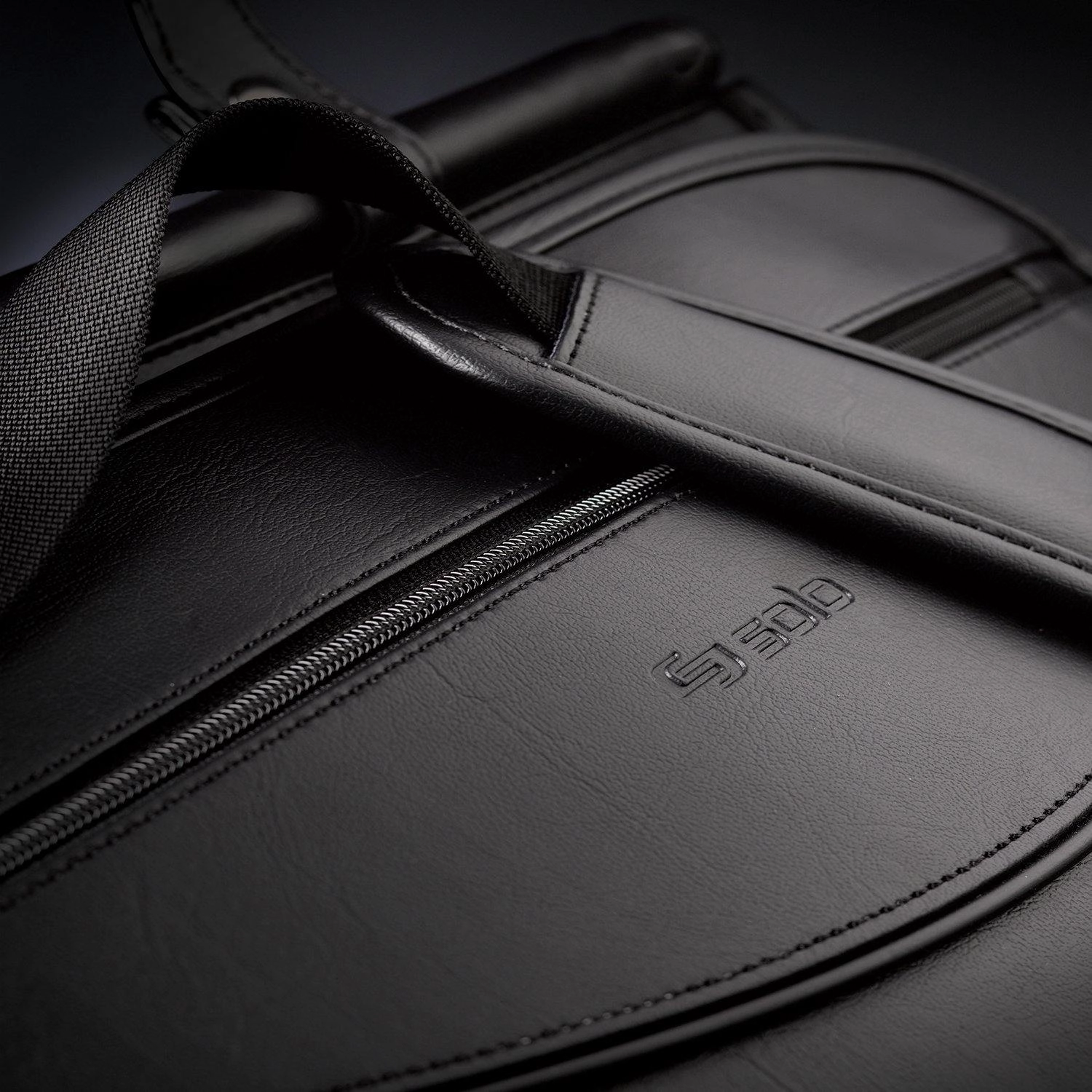 Solo Classic Collection Triple Compartment Portfolio Carrying Case