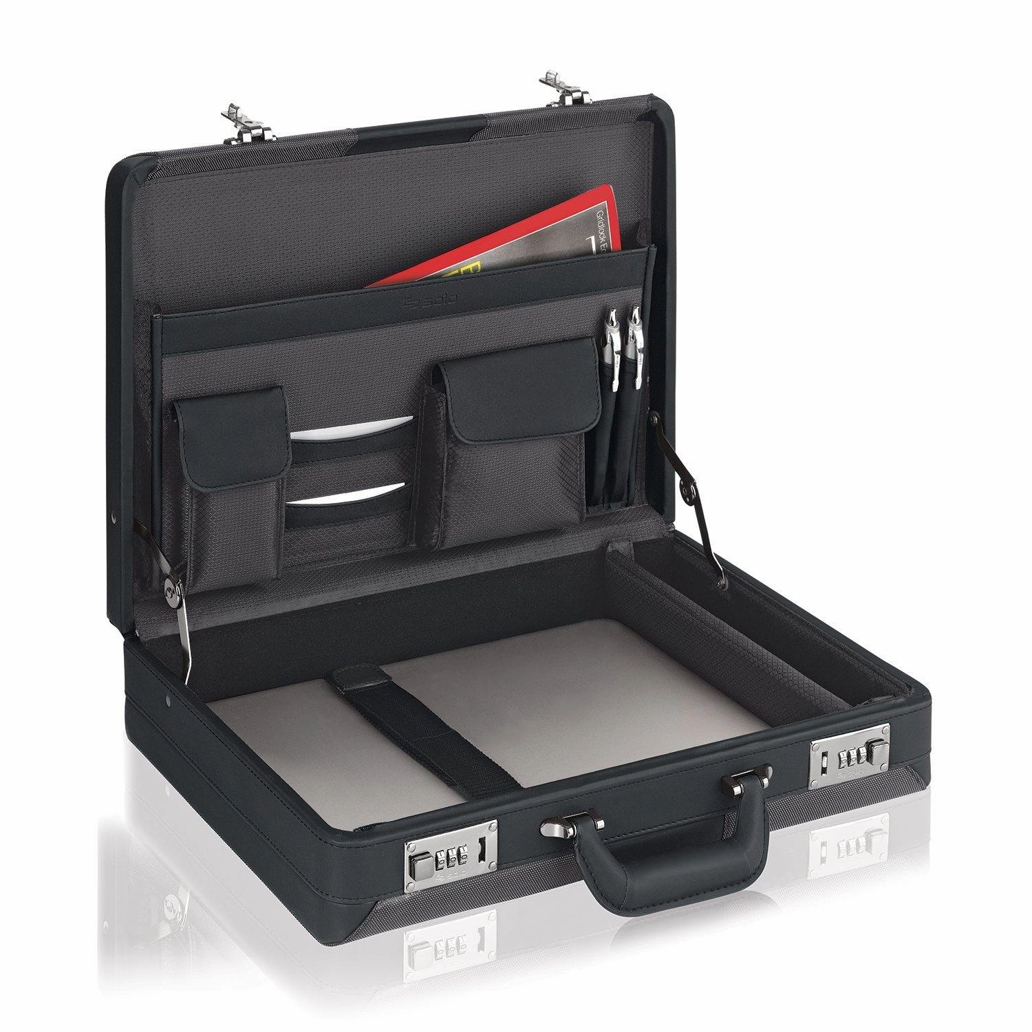 Solo Pro 17.3" Attache CLA415