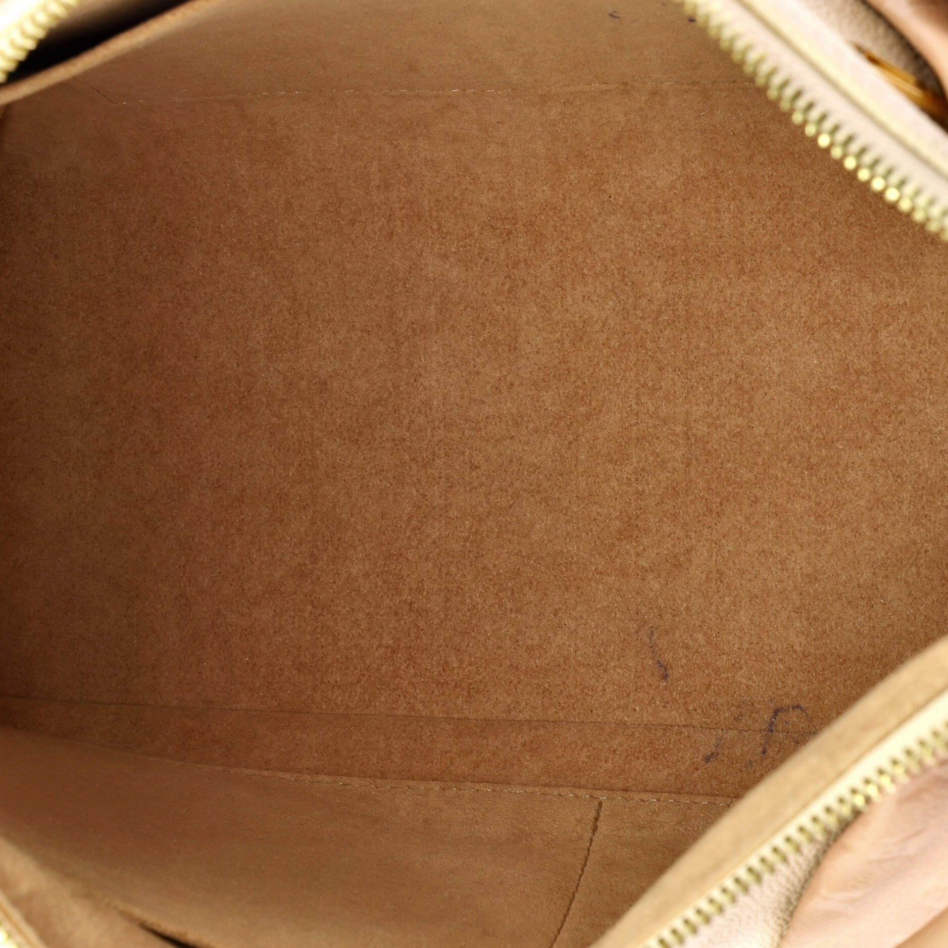 V Tote Monogram Empreinte Leather MM
