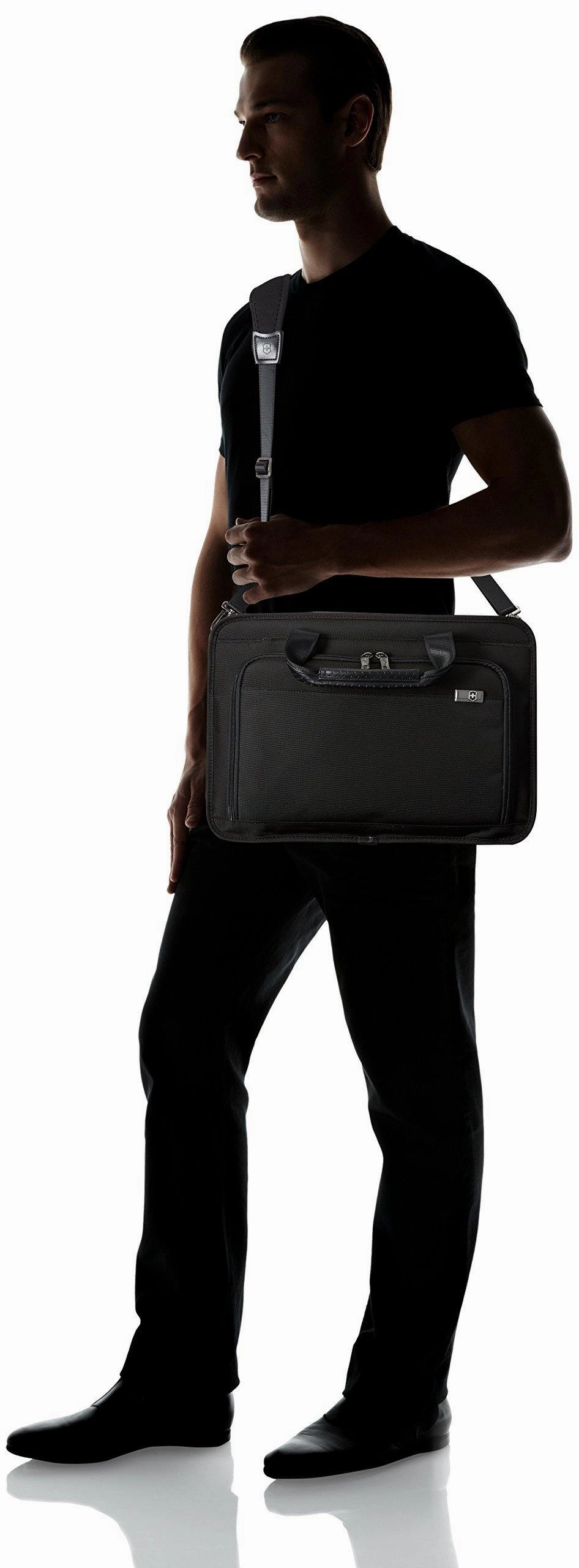 Victorinox Architecture 3.0 Louvre 17" Horizontal Laptop Brief