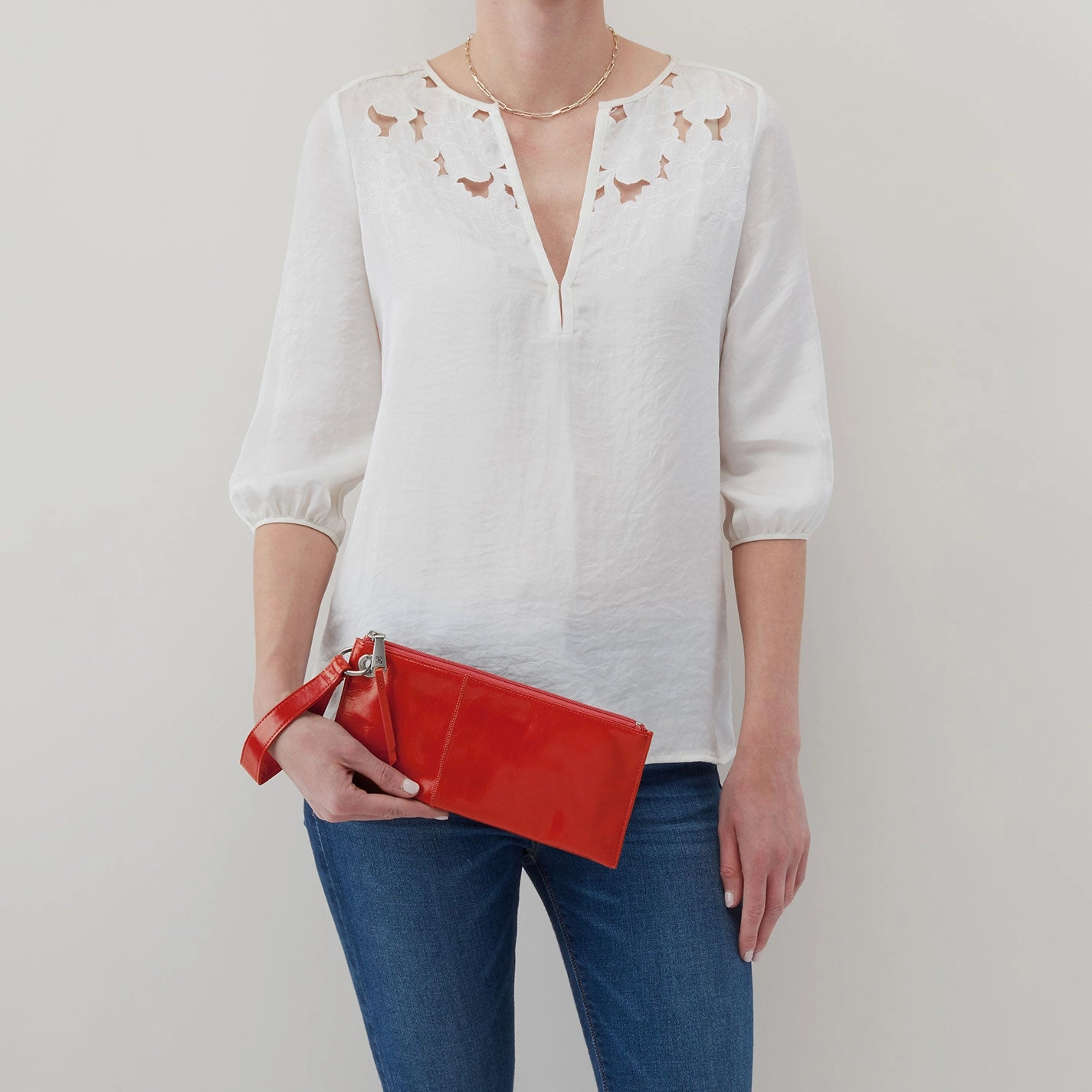 Vida Wristlet In Polished Leather - Grenadine