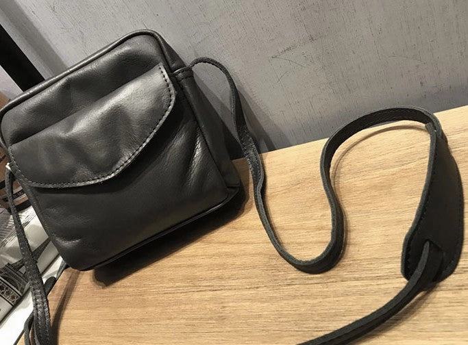Vintage WOMENs LEATHER Small Shoulder Bag Crossbody Purse FOR WOMEN