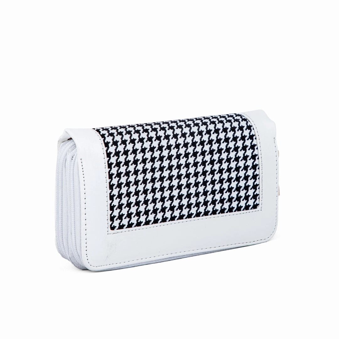 White Casual Wallet P97584