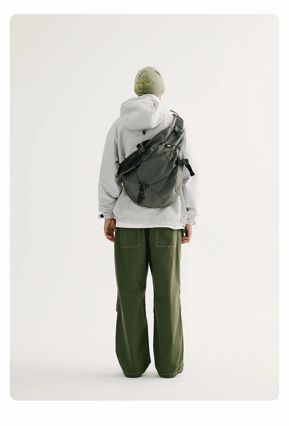 White Large Travel Sling Bag For Men Nylon Large Crossbody Sling Bag One Strap Backpack