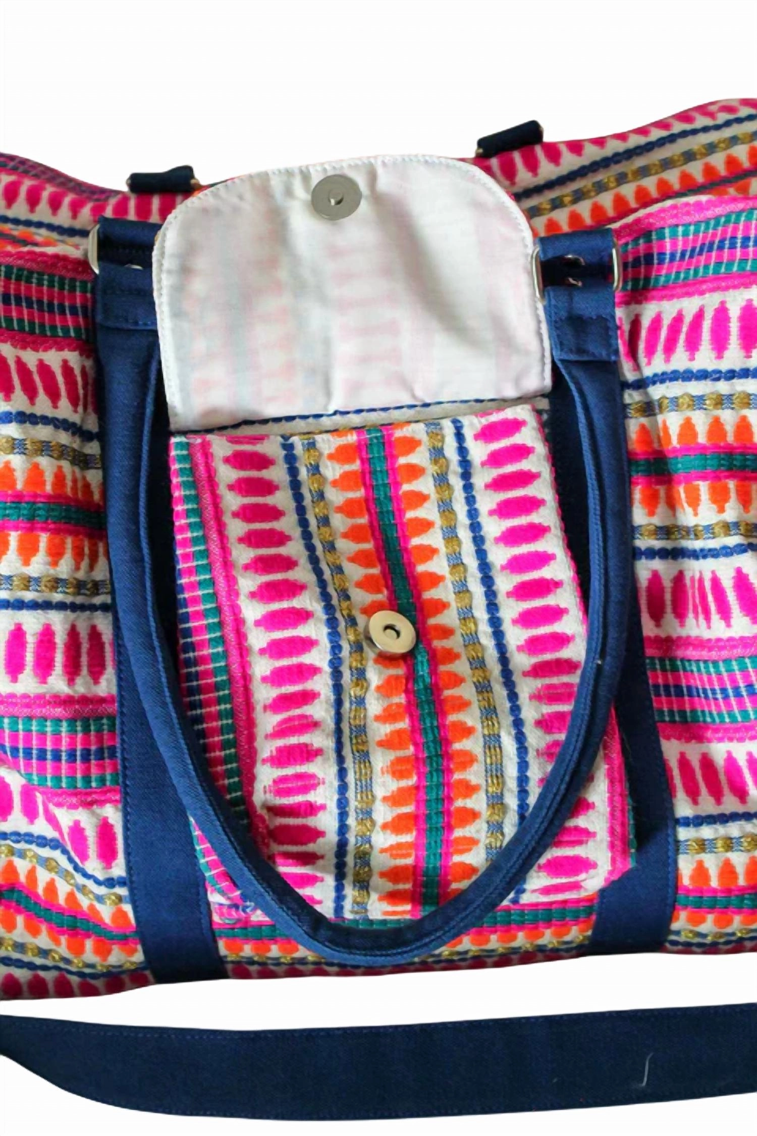Winnsboro Weekender Bag In Pink Aztec