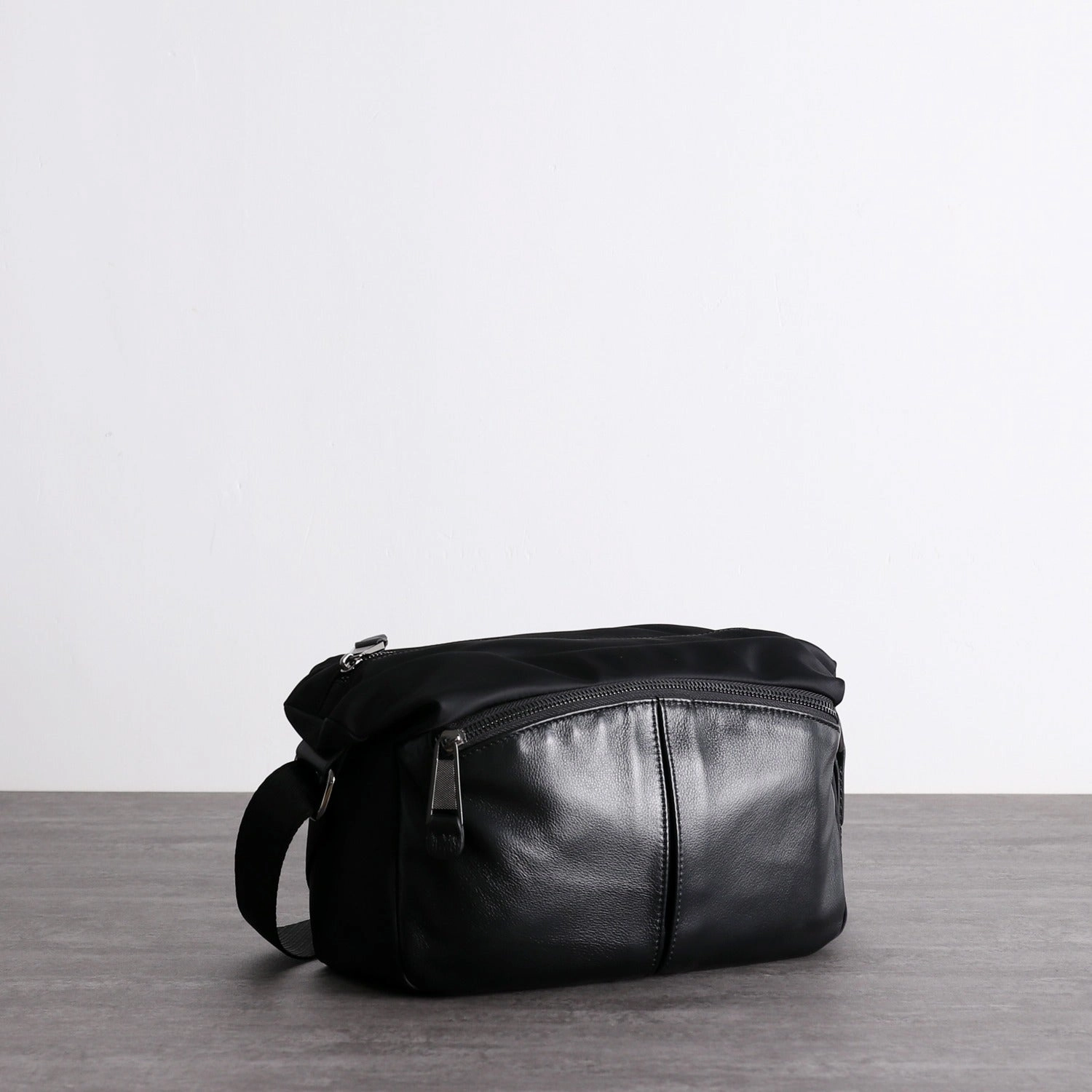 Womens Nylon Leather Small Shoulder Purse Womens Black Nylon Crossbody Purse Nylon Work Shoulder Purse for Ladies