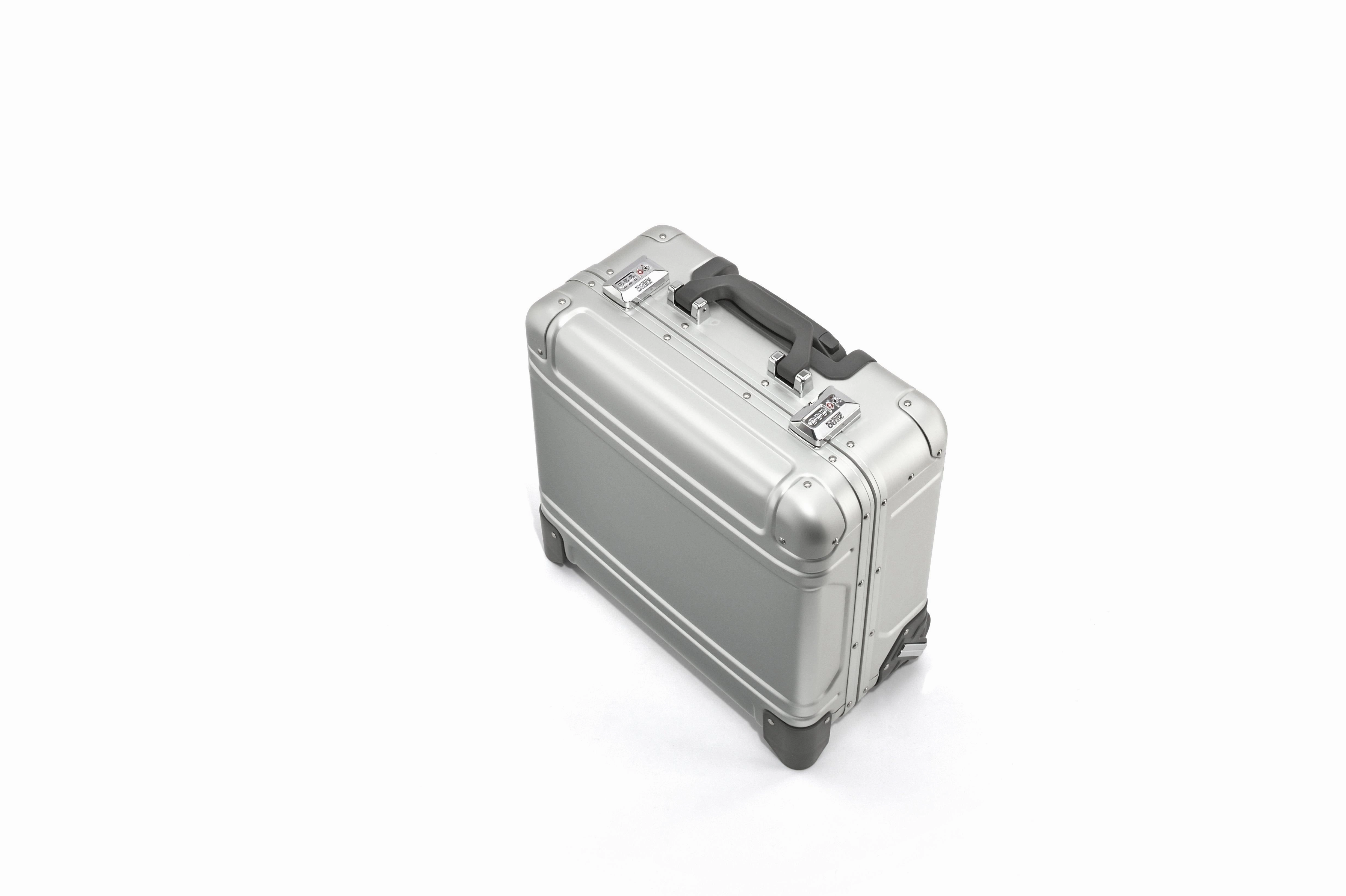 ZERO Halliburton GEO Aluminum 3.0 17" Wheeled Business Case