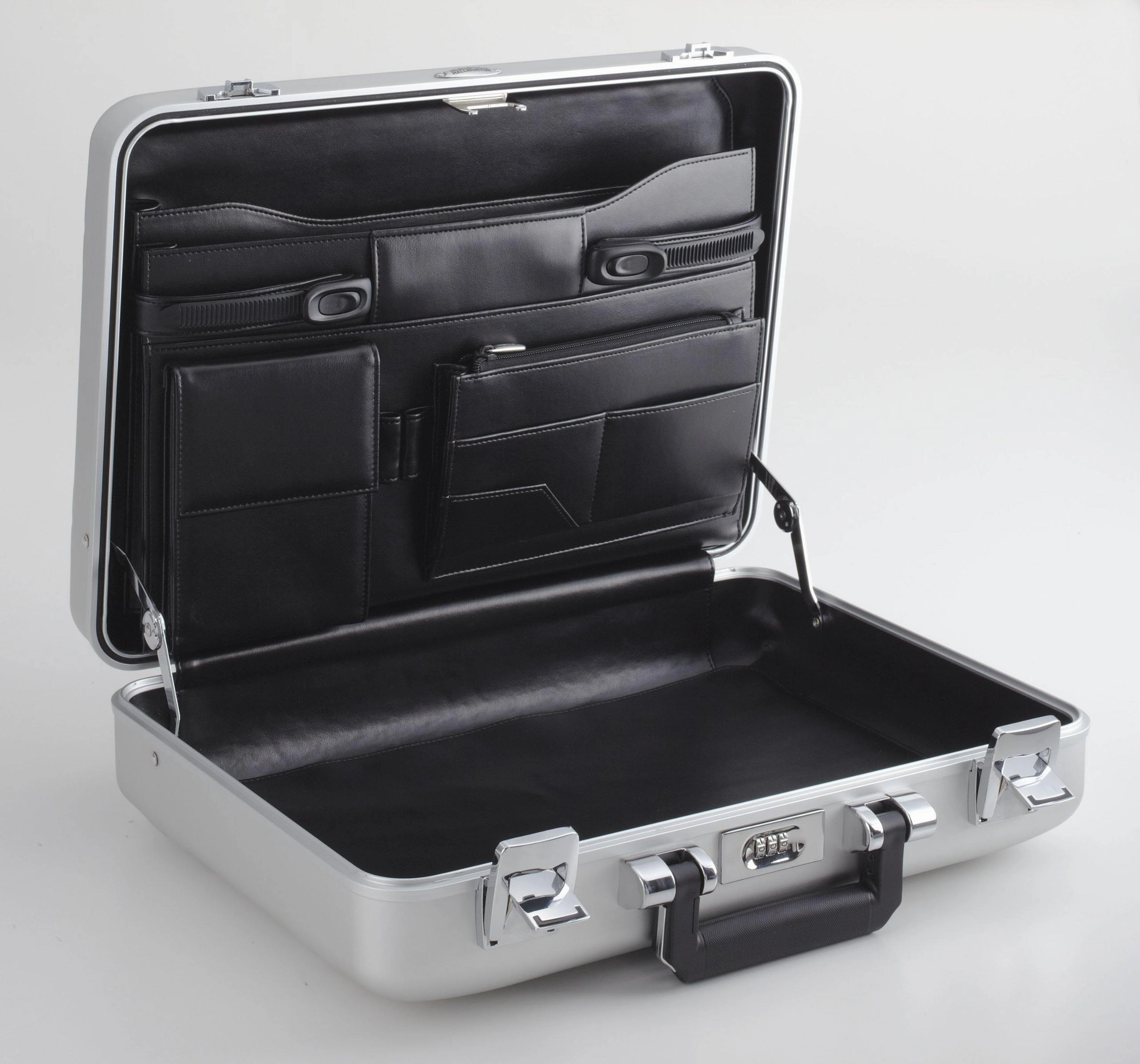 ZERO Halliburton Premier Aluminum Attache