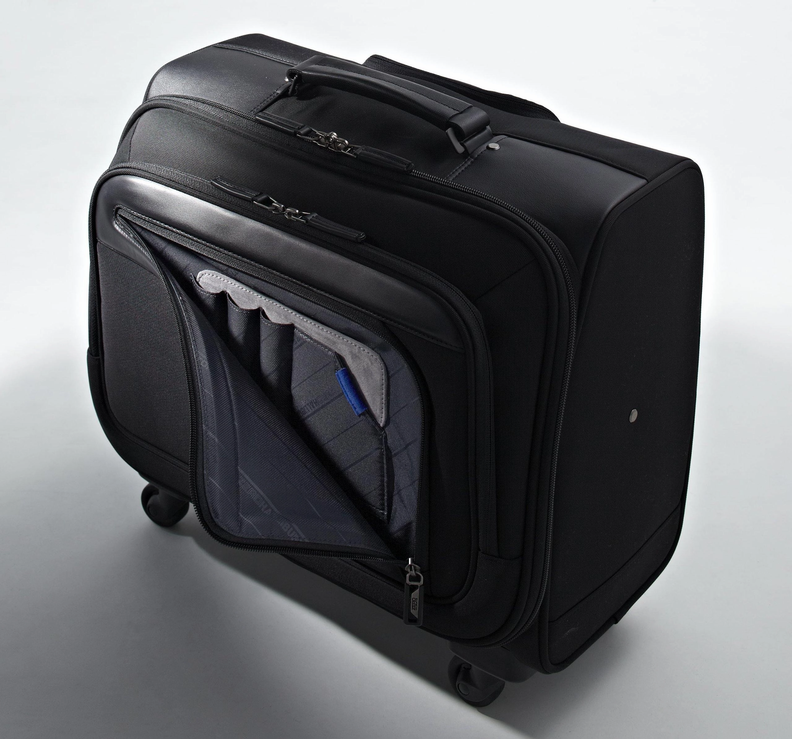 ZERO Halliburton Profile 17" Wheeled Business Case