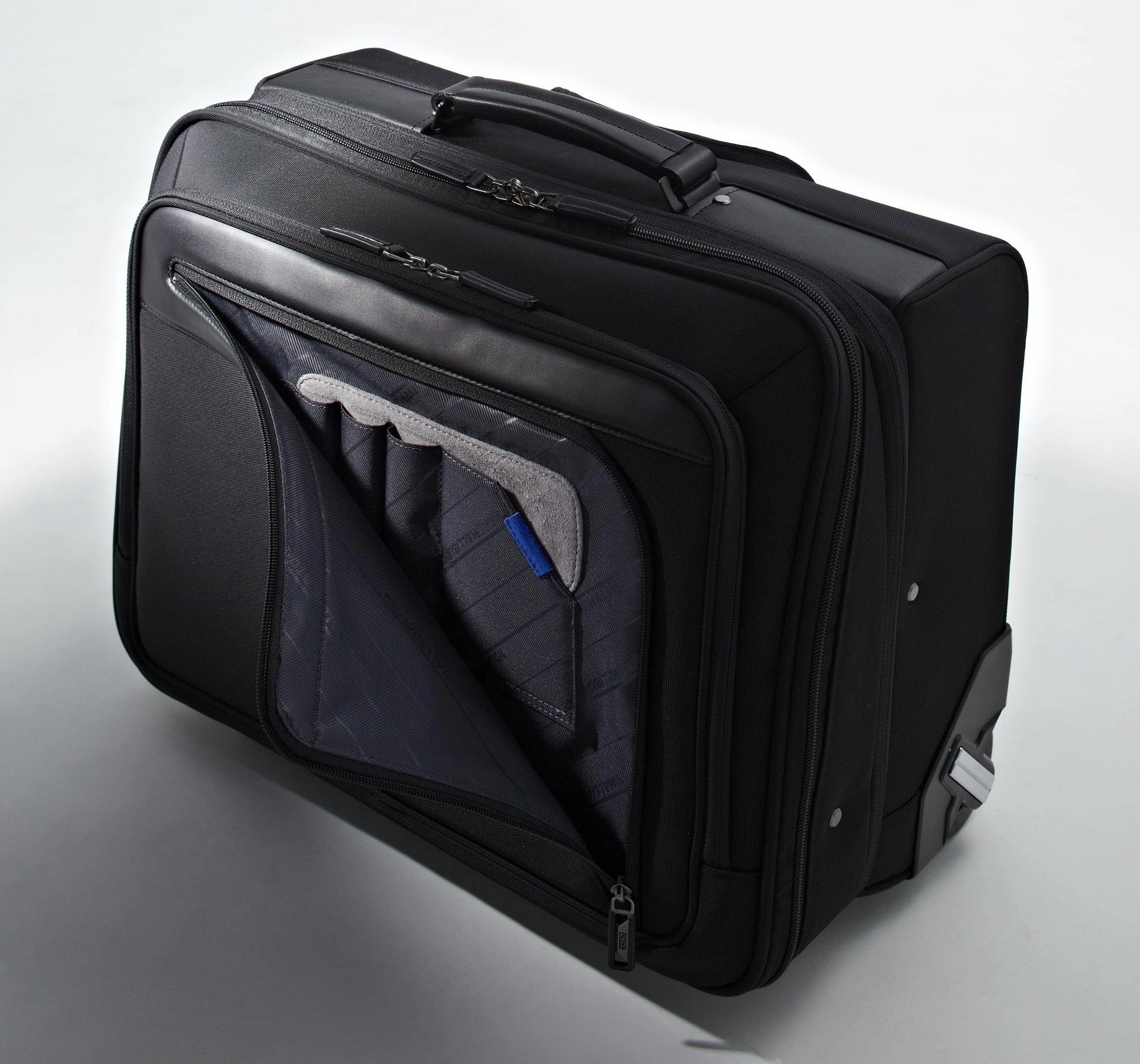 ZERO Halliburton Profile 18" Expandable Wheeled Business Case