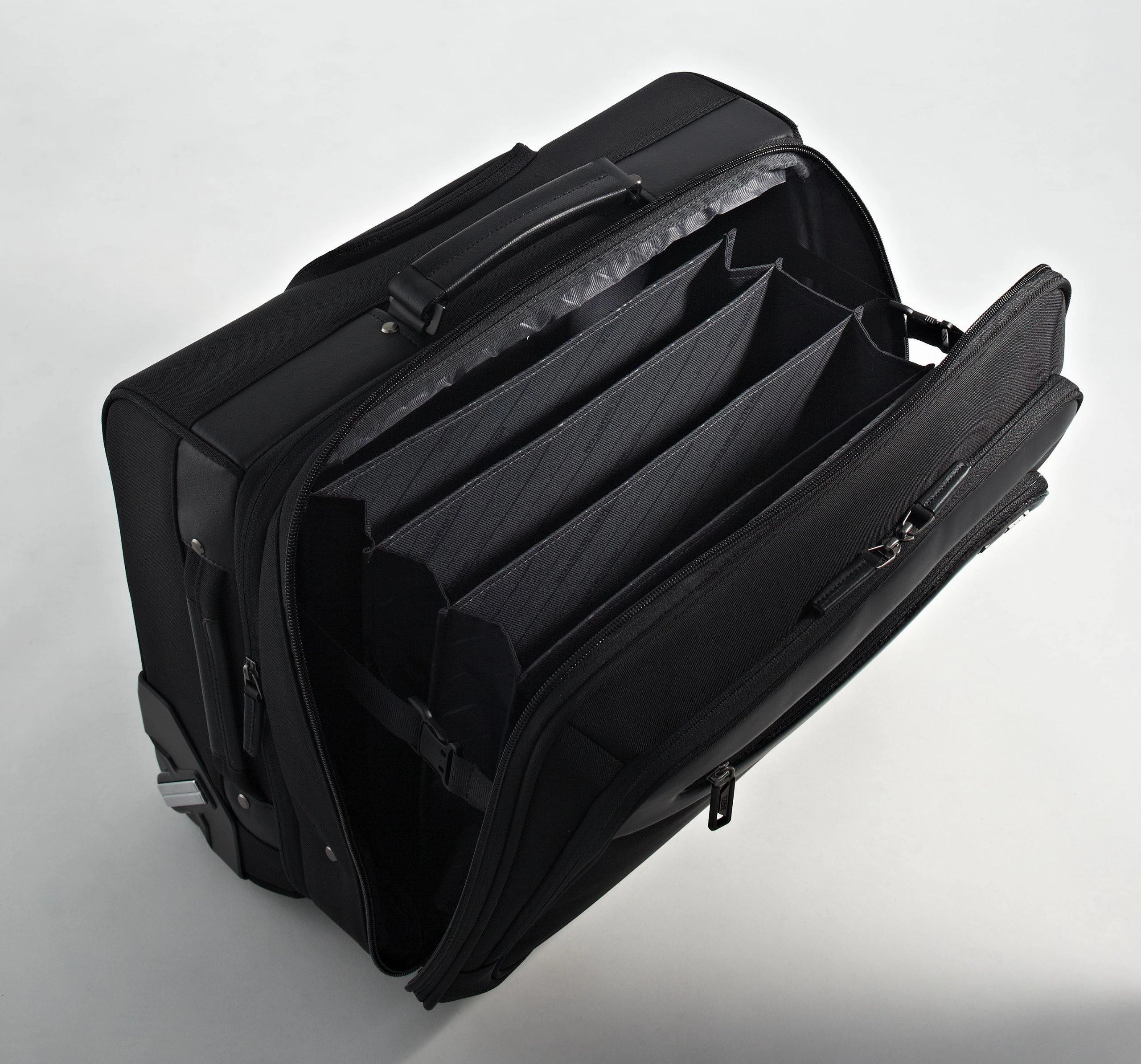 ZERO Halliburton Profile 18" Expandable Wheeled Business Case