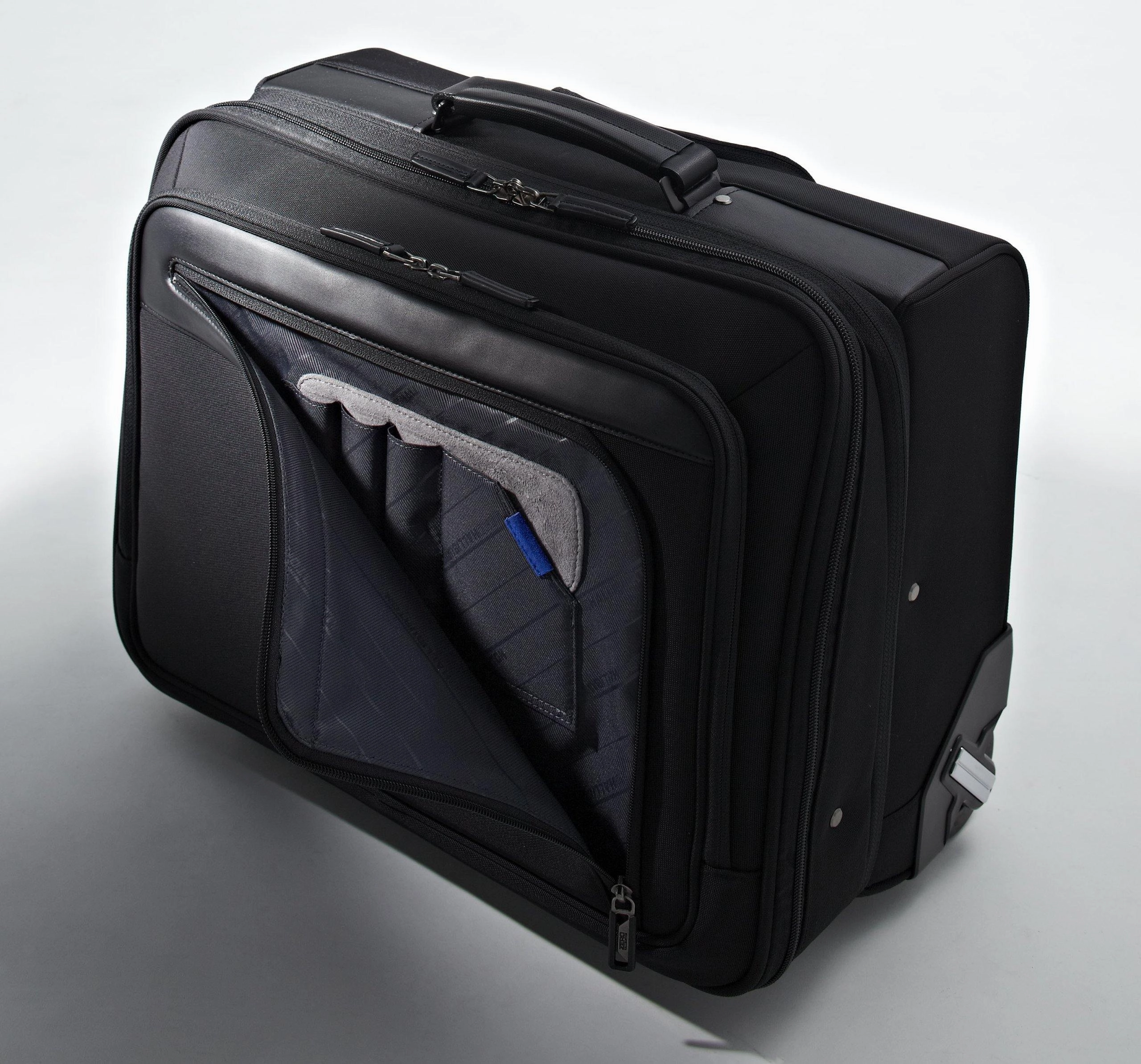 ZERO Halliburton Profile 18" Expandable Wheeled Business Case